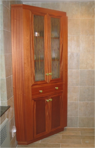 Mahagony-corner-cupboard
