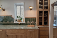 Oak-kitchen-glass-cabinet